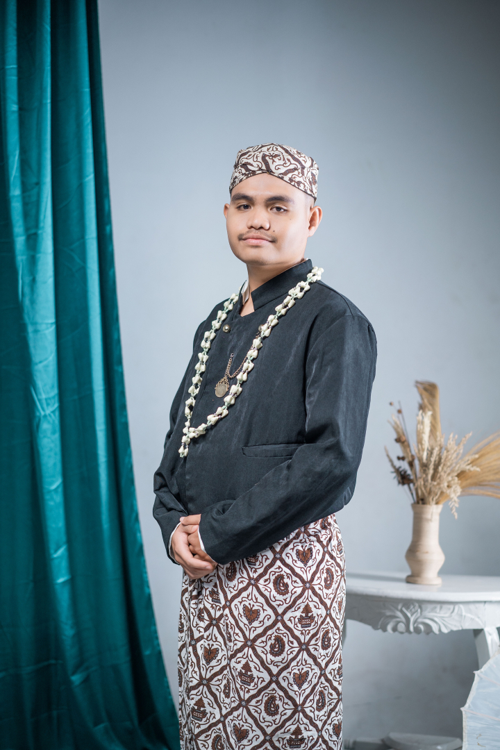 https://Thyo-Linda.webnikah.com/dirmember/00000029/tiolinda1010/photo-287610-339250-l-202610011148.jpg